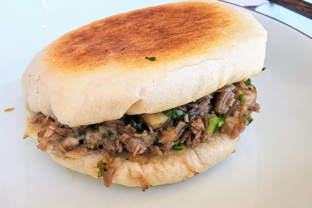 Restaurant Mai Tian | 8500 Bd Taschereau, Brossard, QC J4X 2T4, Canada | Phone: (514) 447-7766