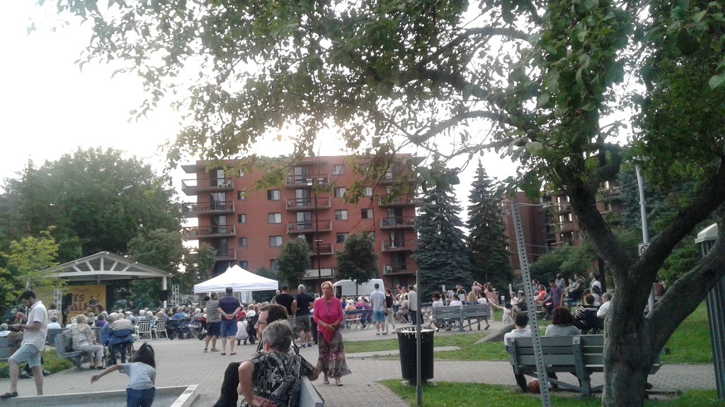 Parc Aimé-Caron | 700 Rue Muir, Saint-Laurent, QC H4L 5N5, Canada | Phone: (514) 855-6123