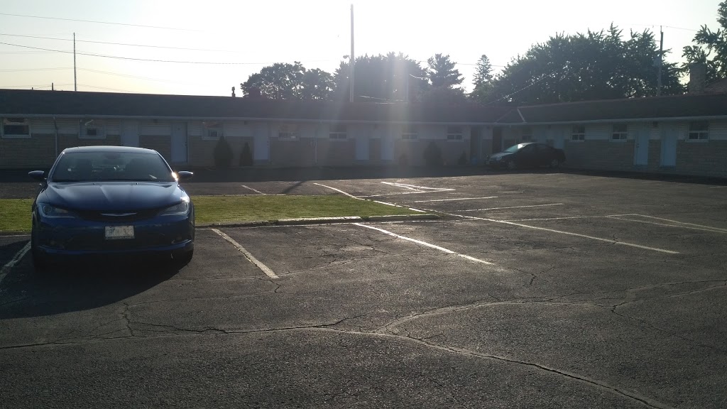 Eastcourt Motel | 1585 Dundas St, London, ON N5W 3B8, Canada | Phone: (519) 451-5520