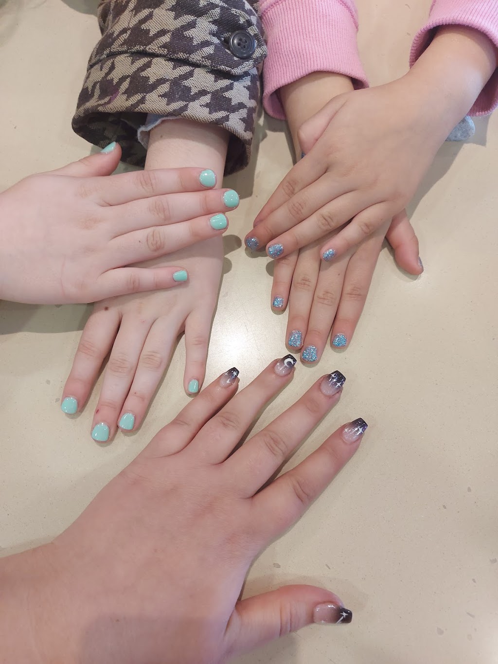 Lana Nails | 60 Lombard St Unit 3, Smiths Falls, ON K7A 5K2, Canada | Phone: (613) 205-0842