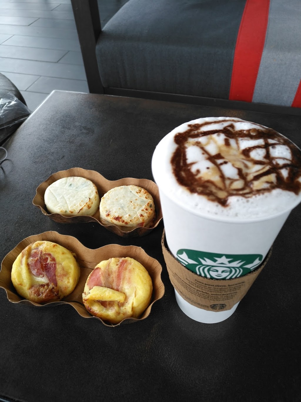Starbucks | 25 Boulevard Don-Quichotte #15, LÎle-Perrot, QC J7V 7X4, Canada | Phone: (514) 453-3727