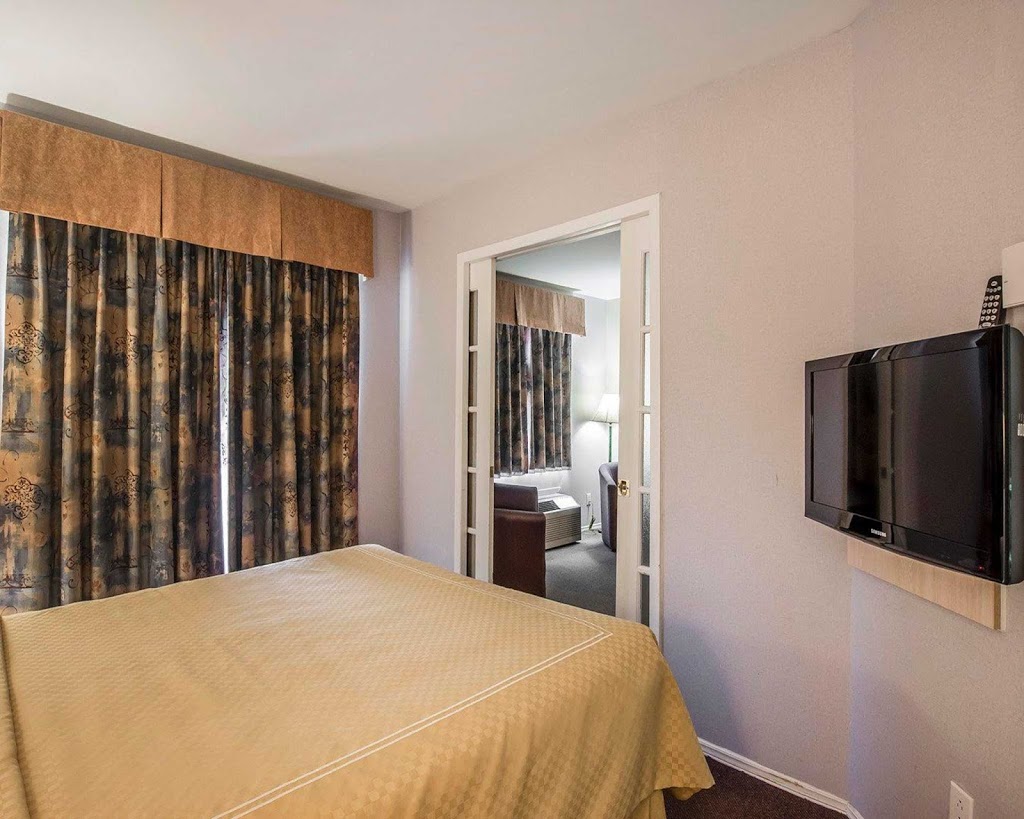Quality Suites | 9800 Boulevard Sainte-Anne, Sainte-Anne-de-Beaupré, QC G0A 3C0, Canada | Phone: (418) 827-1570