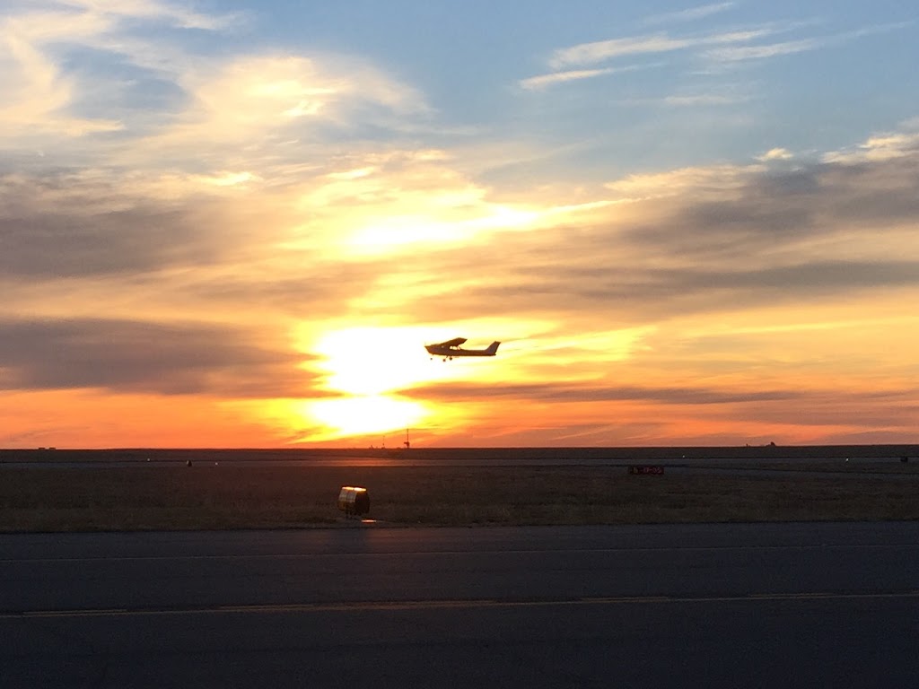 Canadian Pilot Training | 211 Coachway Rd SW, Calgary, AB T3H 1B2, Canada | Phone: (403) 926-0475