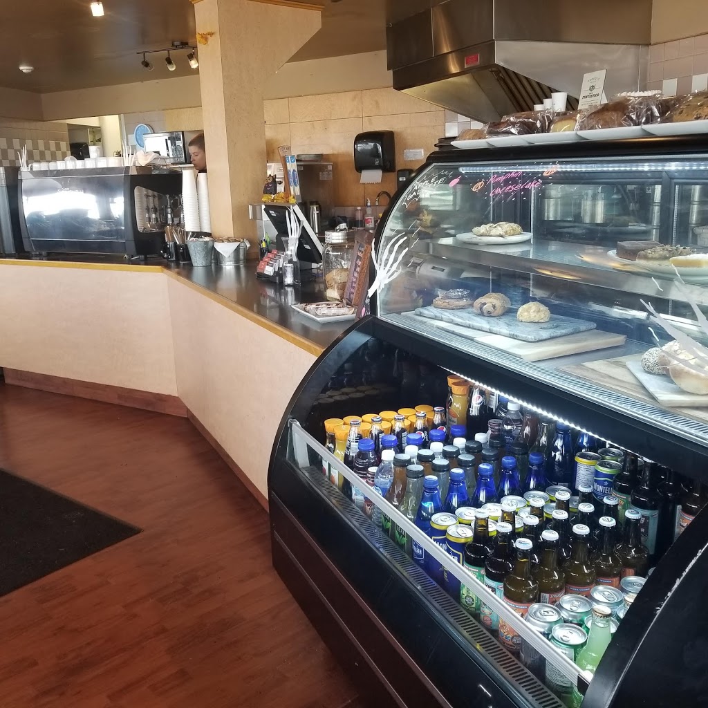 Marina Dockside Eatery | 1327 Beach Dr, Victoria, BC V8S 2N4, Canada | Phone: (250) 598-3890
