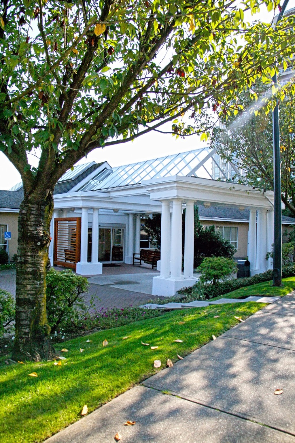 Royal City Manor Long Term Care | 77 Jamieson Ct, New Westminster, BC V3L 5P8, Canada | Phone: (604) 522-6699