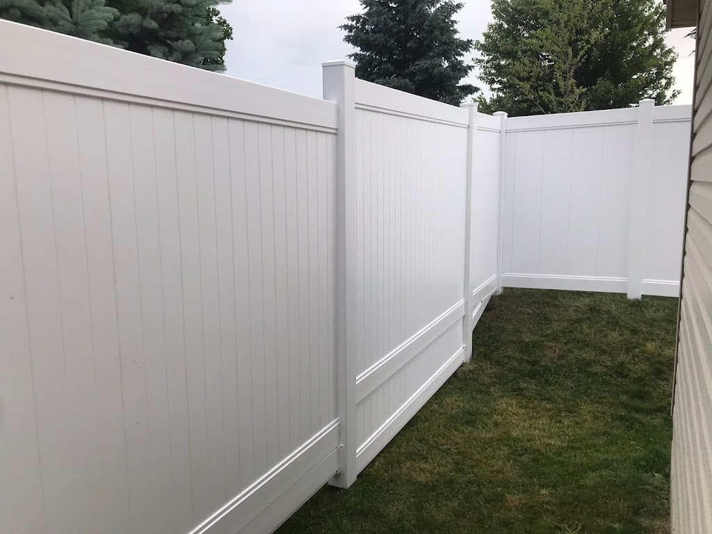 Top Notch Fence Co. | 667 Gloria St, Blyth, ON N0M 1H0, Canada | Phone: (519) 291-8456