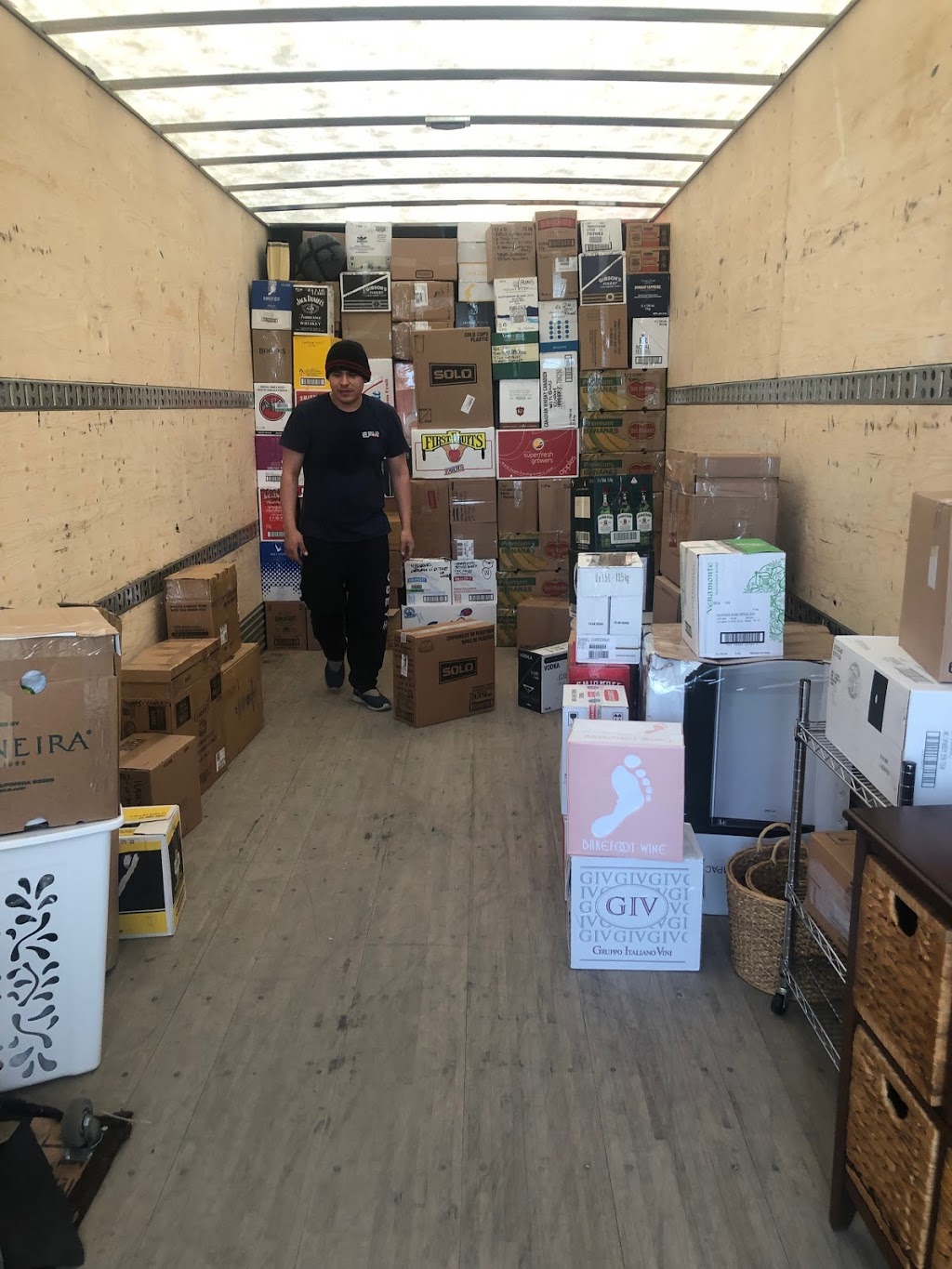 Two Small Men with Big Hearts, Richmond | 11180 Voyageur Way, Richmond, BC V6X 3N8, Canada | Phone: (604) 270-1242