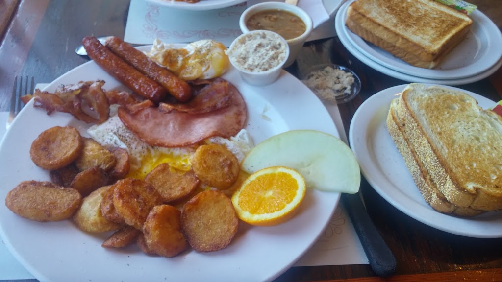 Nickels Deli Restaurants | 1600 Boulevard le Corbusier, Laval, QC H7S 1Z2, Canada | Phone: (450) 681-8737