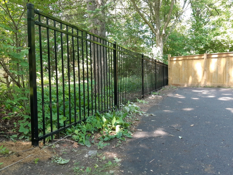 JT Fence Inc | 147 Plains Rd W, Burlington, ON L7T 1G1, Canada | Phone: (289) 795-9847