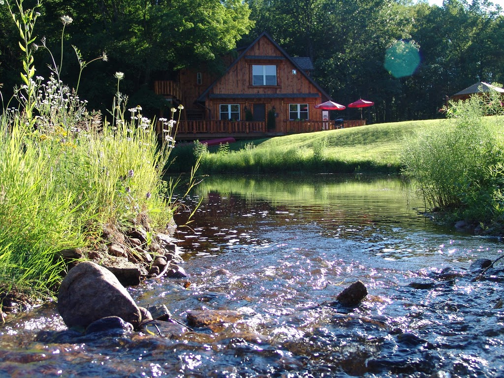 The Highlands Motel and Lodge | 15102 ON-35, Minden, ON K0M 2K0, Canada | Phone: (705) 489-3111