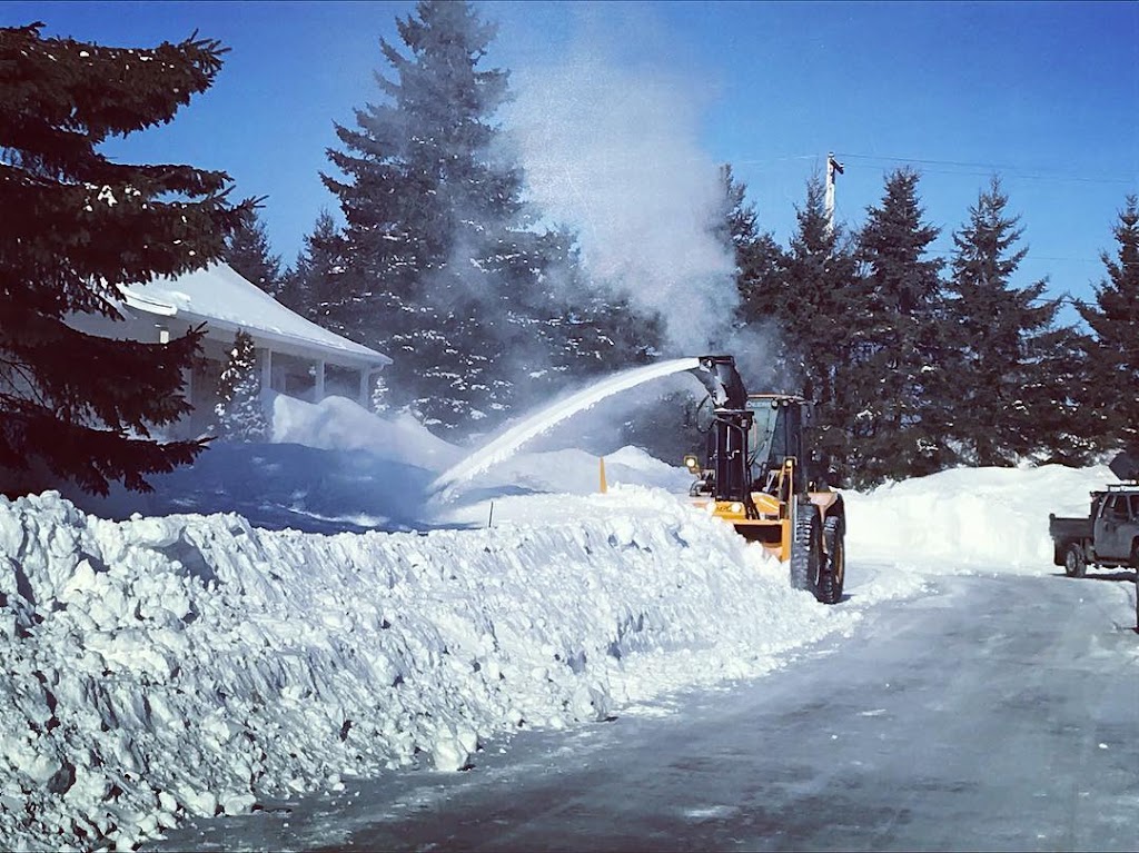MP Déneigement Inc | 290 Rue Bisson, Vallée-Jonction, QC G0S 3J0, Canada | Phone: (418) 390-2151