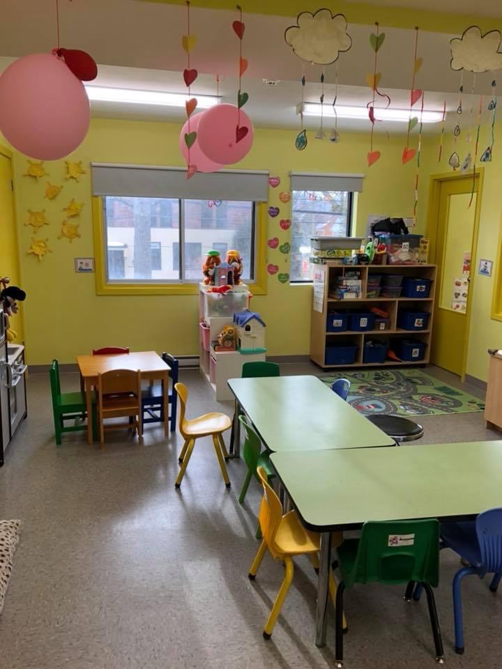 Educational Center Mains Dans La Main | 4785 Rue de Salaberry, Montréal, QC H4J 1H7, Canada | Phone: (514) 677-8652