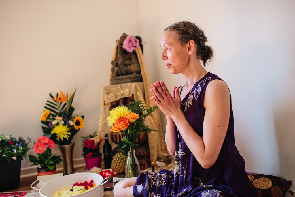 Sun&Moon Yoga | 457 A, Chemin Bord-du-Lac, Dorval, QC H9S 2A9, Canada | Phone: (514) 839-6315