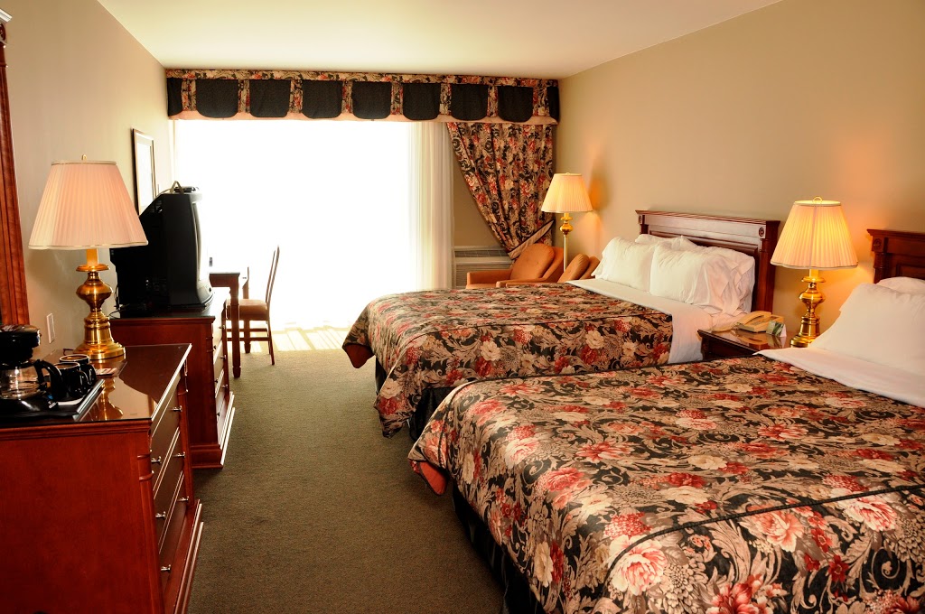 Hôtel Étoile-sur-le-Lac | 1200 Rue Principale O, Magog, QC J1X 2B8, Canada | Phone: (819) 843-6521