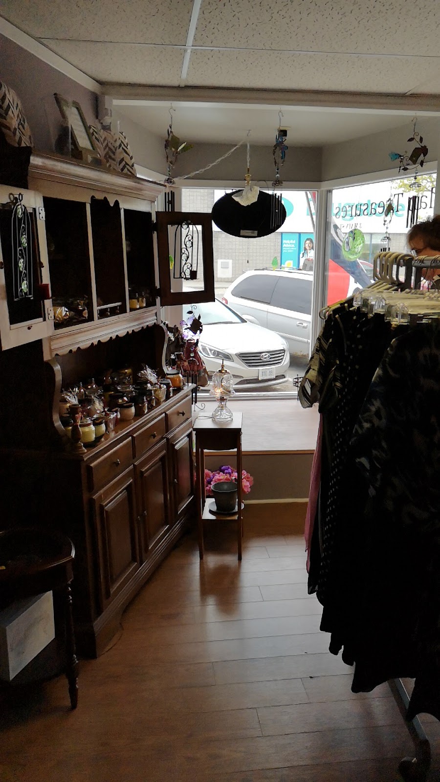 Ilan Treasures | 6 Beckwith St S, Smiths Falls, ON K7A 2A8, Canada | Phone: (613) 284-7701
