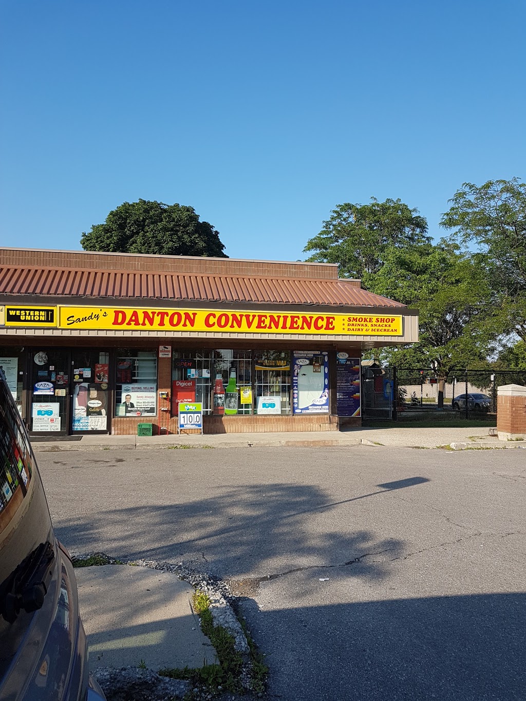Danton Convenience | convenience store | 7025 Danton Promenade, Mississauga, ON L5N 5N4, Canada | 9057857898 OR +1 905-785-7898