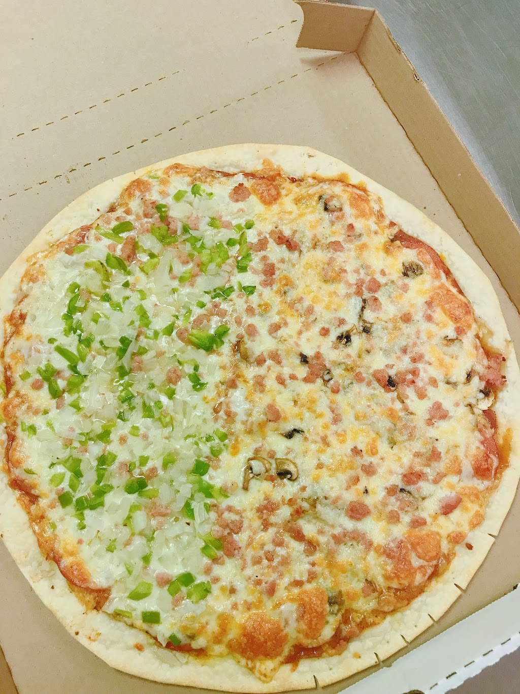 Niakwa Pizza•McLeod | 921 McLeod Ave #1, Winnipeg, MB R2G 0Y4, Canada | Phone: (204) 661-8088