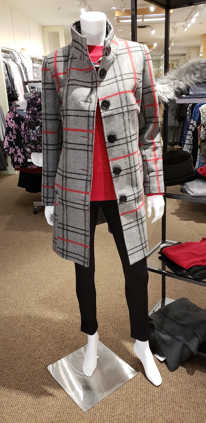 Zacks | 509 Bayfield St, Barrie, ON L4M 4Z8, Canada | Phone: (705) 726-2001
