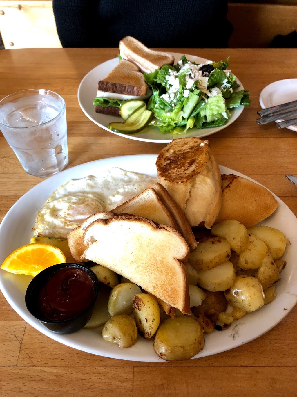 Mylar & Loretas Restaurant | Grey County Road 124, Singhampton, ON N0C 1M0, Canada | Phone: (705) 445-1247