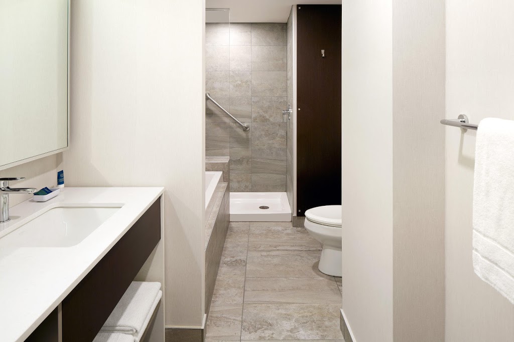 Four Points by Sheraton Lévis Convention Centre | 5800 Rue J.-B.- Michaud, Lévis, QC G6V 0B3, Canada | Phone: (418) 838-0025