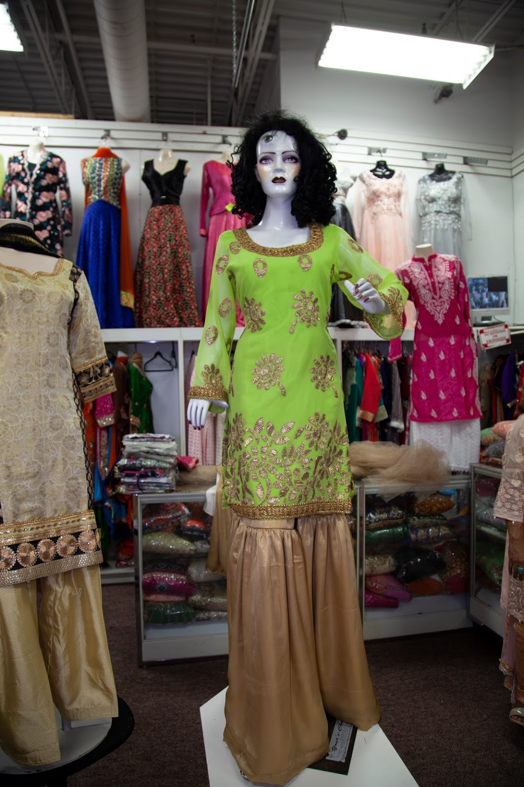 Komal Jee Stitching Point and Boutique | 80 Pertosa Dr Unit 18, Brampton, ON L6X 5E9, Canada | Phone: (647) 627-5245