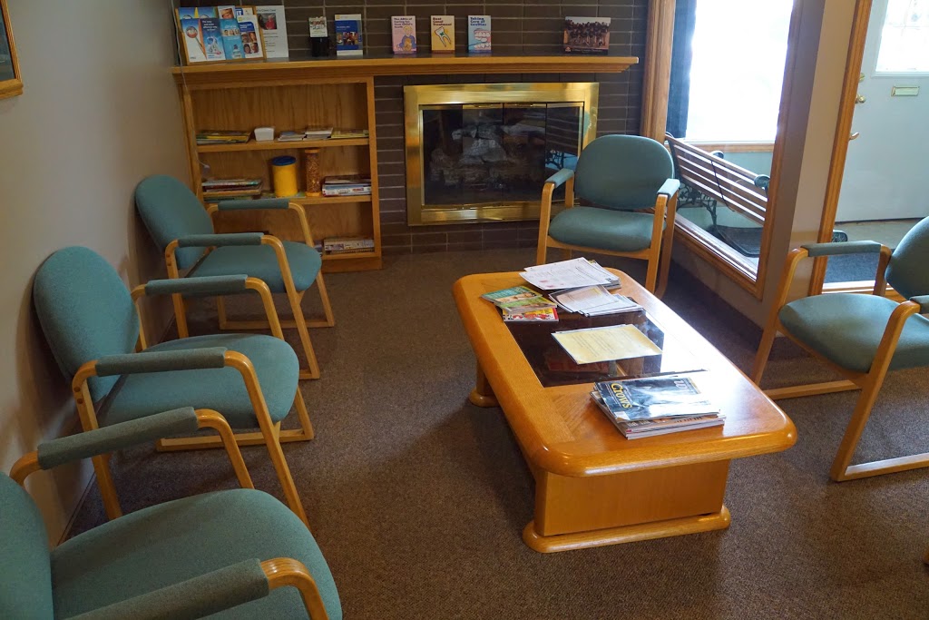 Cottage Country Dental | 195 Ecclestone Dr, Bracebridge, ON P1L 1G6, Canada | Phone: (705) 990-4410