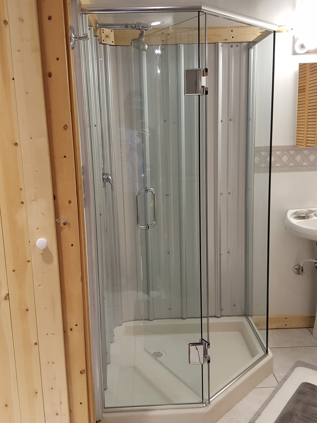 Glacier Glass Service Ltd | 410 Quebec St, Regina, SK S4R 1K7, Canada | Phone: (306) 545-3990