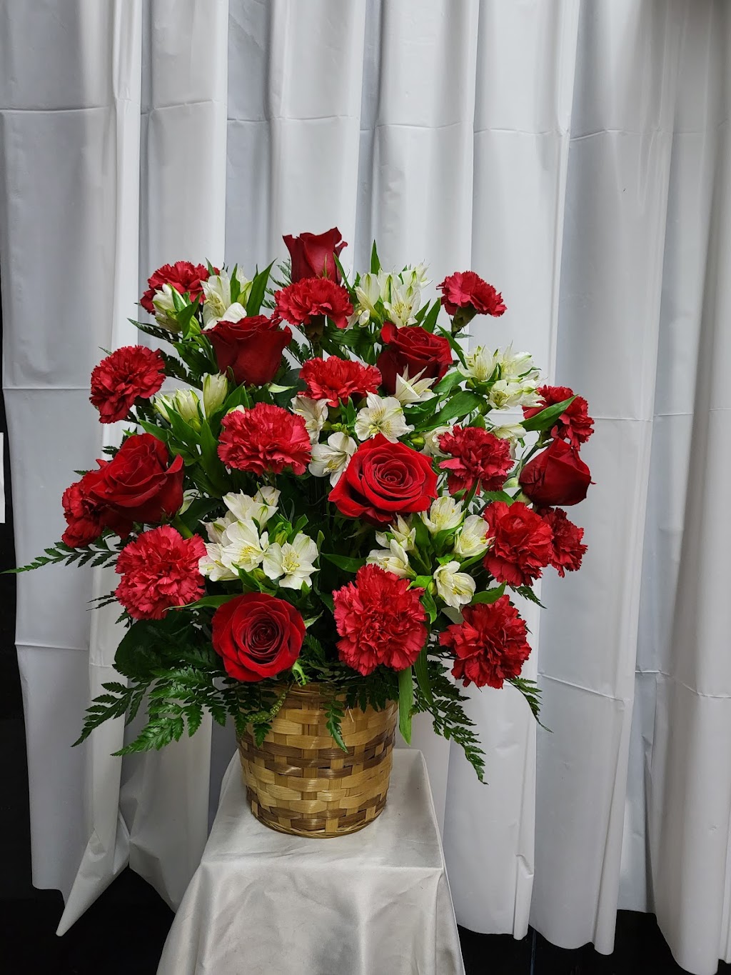 Fleuriste Reine des Fleurs | 626 Ave Royale, Québec City, QC G1E 1Y7, Canada | Phone: (418) 579-4430