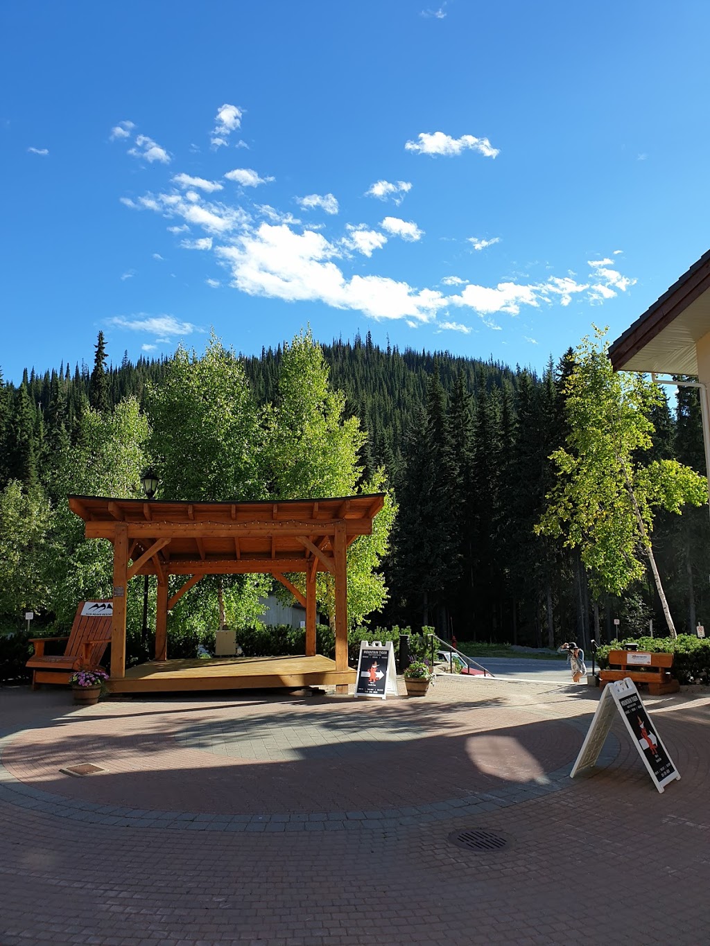 Morriseys Public House | 3240 Village Way, Sun Peaks, BC V0E 5N0, Canada | Phone: (250) 578-6062