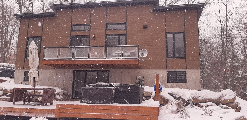 Chalet Nordique | 124 Chemin des Lacs à May, Entrelacs, QC J0T 2E0, Canada | Phone: (514) 464-2145