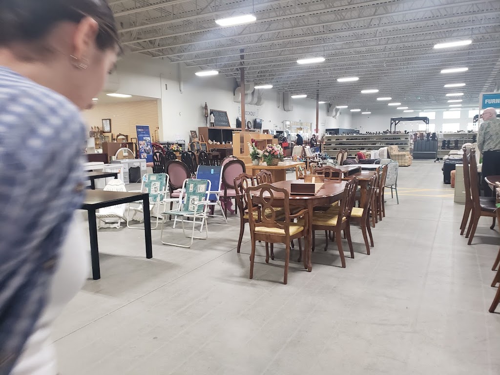 MCC Centre Thrift Shop | 33933 Gladys Ave, Abbotsford, BC V2S 2E8, Canada | Phone: (604) 854-2062
