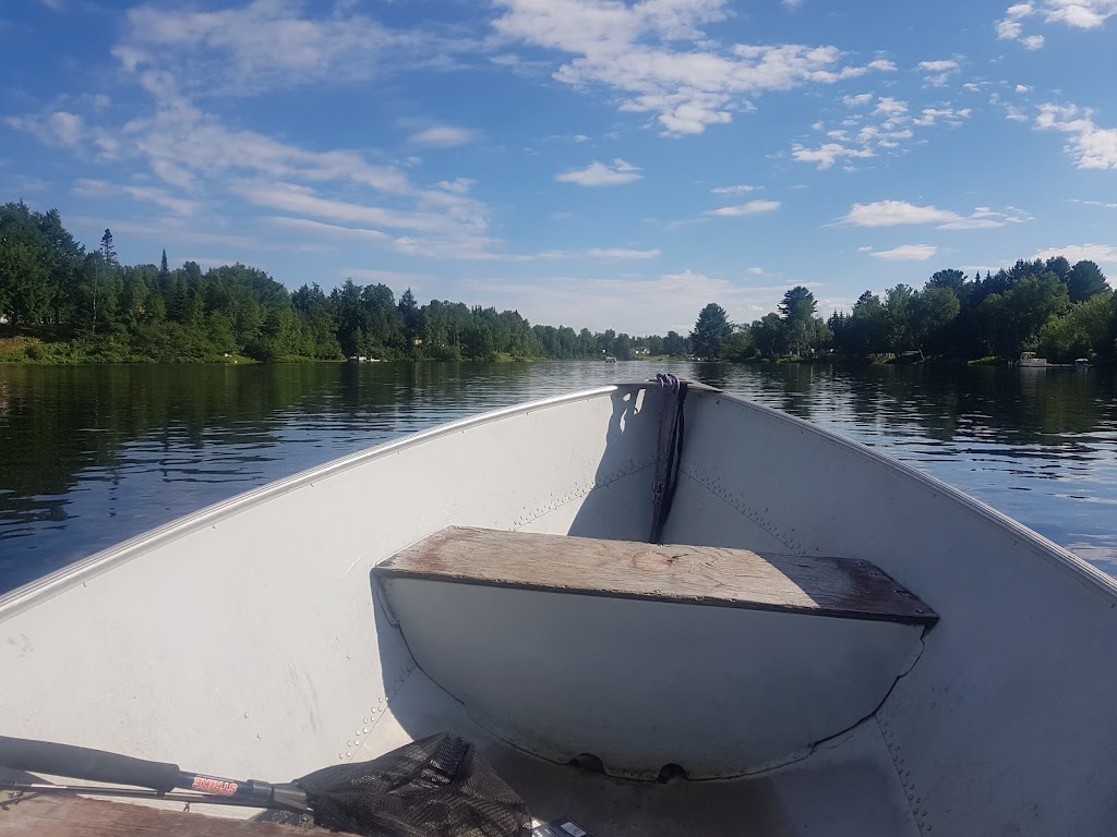 Maisons de Vacances Le Grillon | 345 Chem. du Lac François, Kiamika, QC J0W 1G0, Canada | Phone: (819) 585-2003