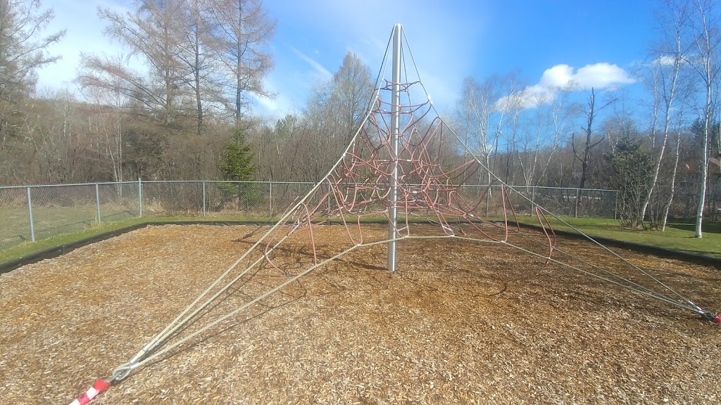 St Anne Des Lacs Park | 695-747 Chemin de Ste Anne des Lacs, Sainte-Anne-des-Lacs, QC J0R 1B0, Canada