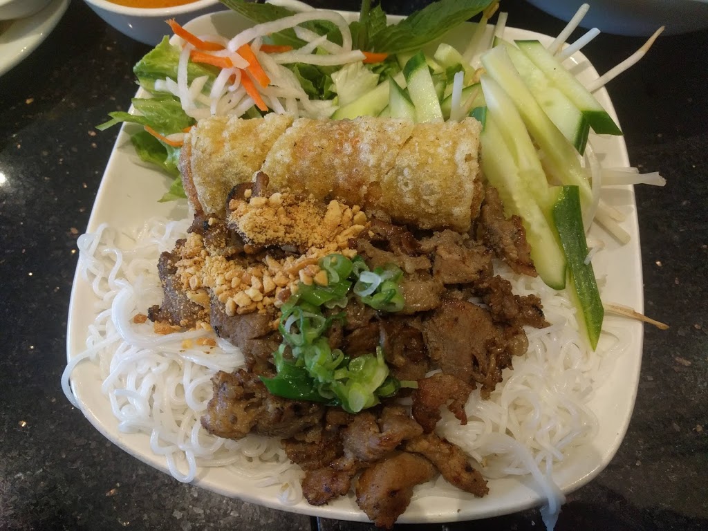 Pho Bistro Ltd. | 100 Steeles Ave W, Thornhill, ON L4J 7Y1, Canada | Phone: (905) 886-8879