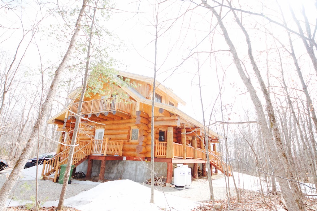 Crestview Chalet | 42 Crestview Dr, Calabogie, ON K0J 1H0, Canada | Phone: (613) 219-5199