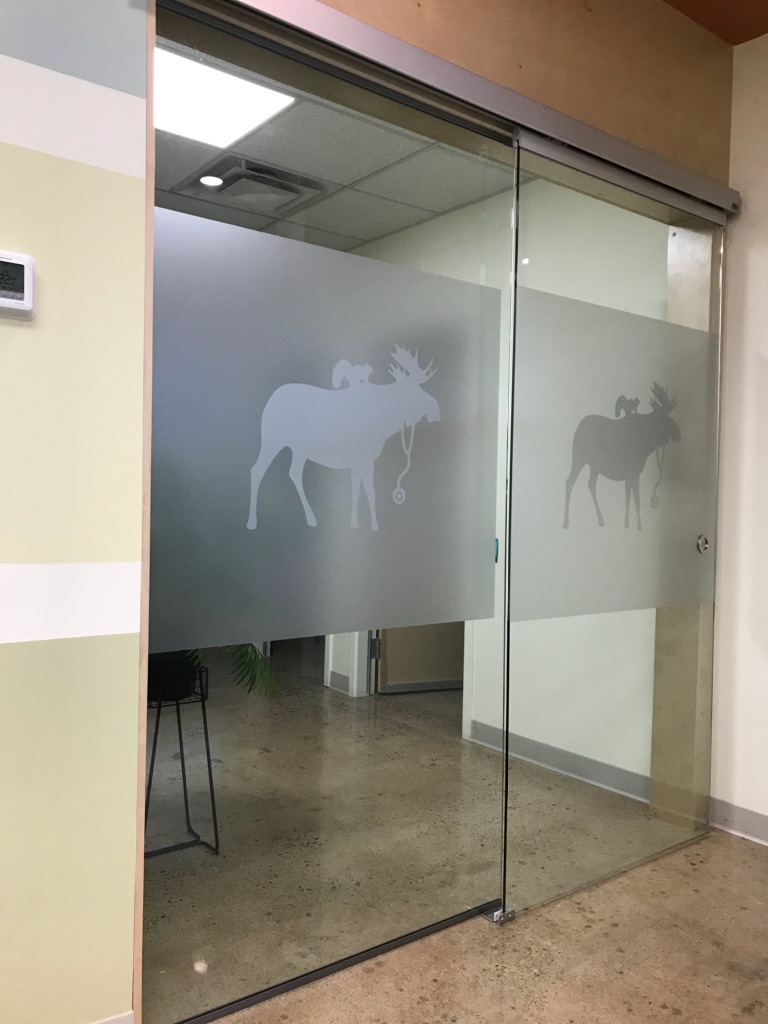 SIDE LINE DESIGN SIGNS AND LOGOS / OBrien Photography | 1114 1 St NE, Sundre, AB T0M 1X0, Canada | Phone: (403) 638-4449
