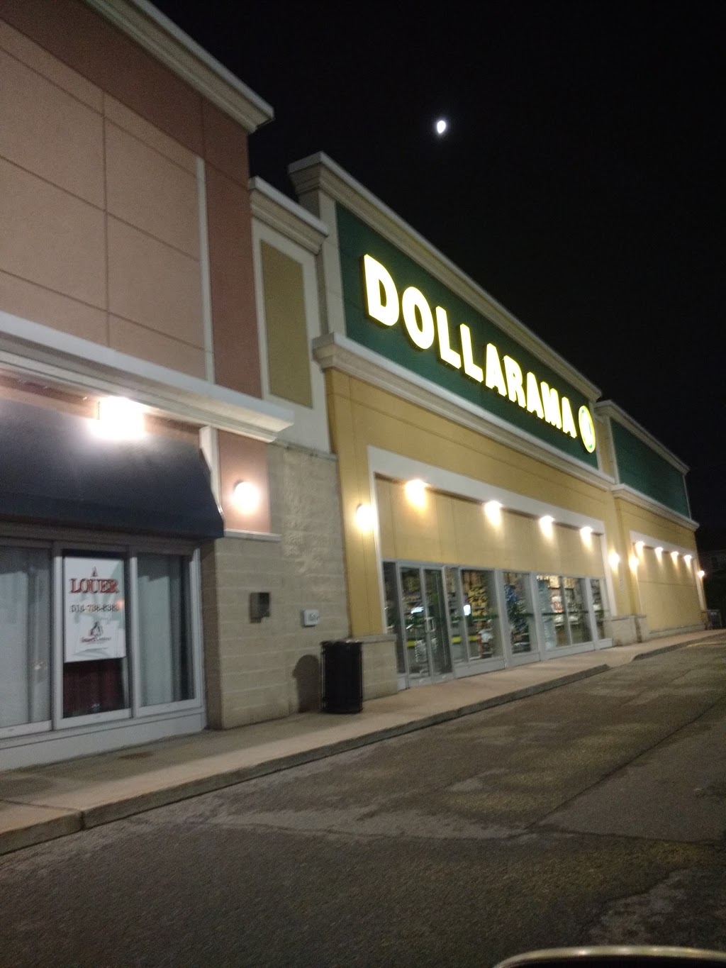 Dollarama | Mega Centre, 908 Autoroute Chomedey, Laval, QC H7X 3S9, Canada | Phone: (450) 689-4772