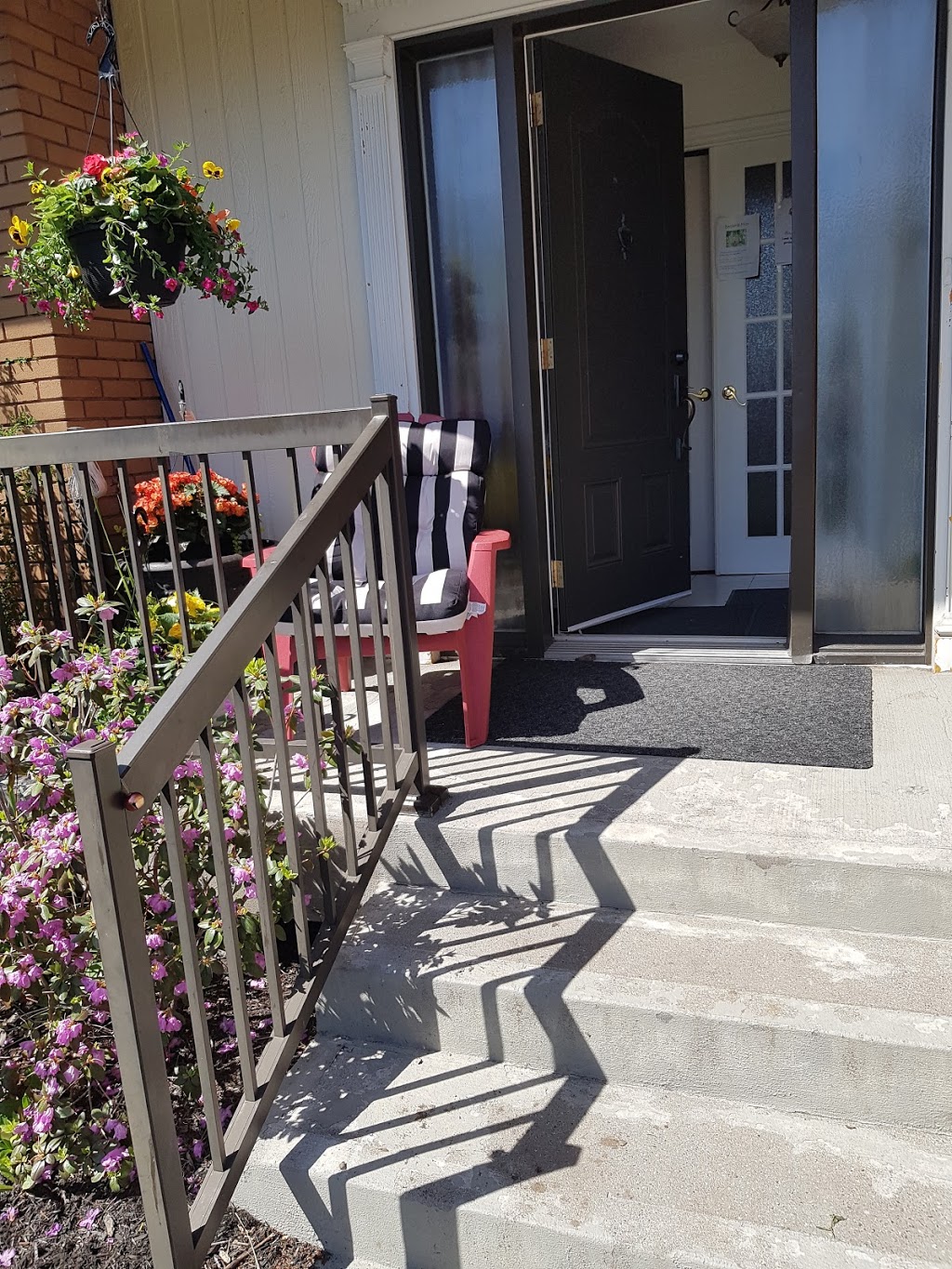 Garderie Mimi | 380 Avenue Victor-Hugo, Brossard, QC J4W 1T5, Canada | Phone: (450) 923-0872