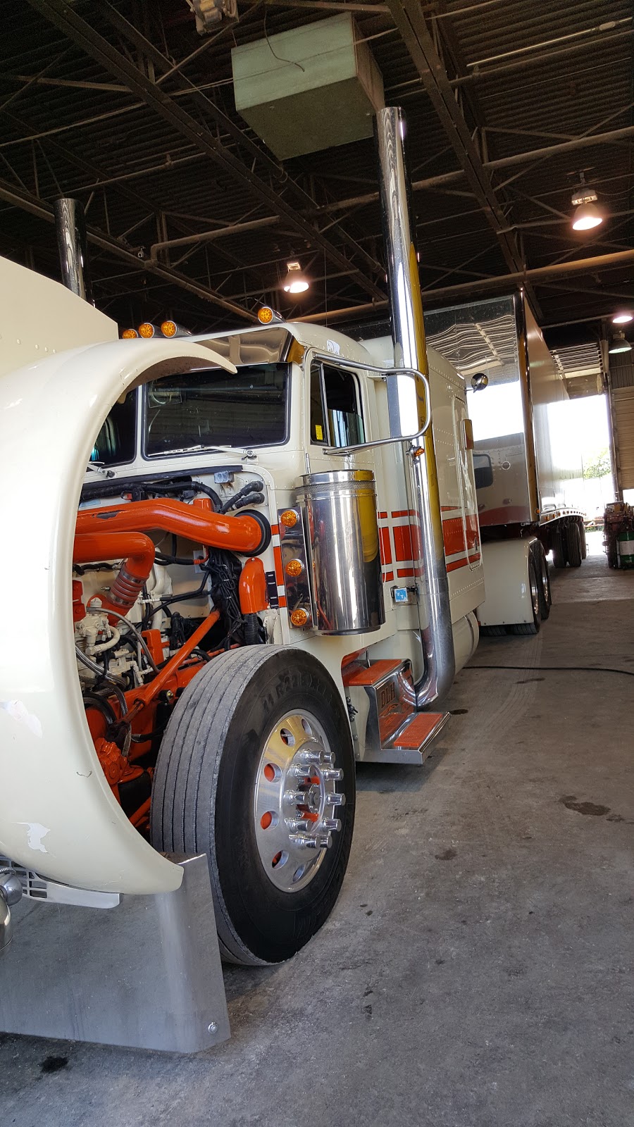 Bogar Truck Parts & Service Inc. | 2105 Huron Church Rd, Windsor, ON N9C 2L6, Canada | Phone: (519) 972-8666