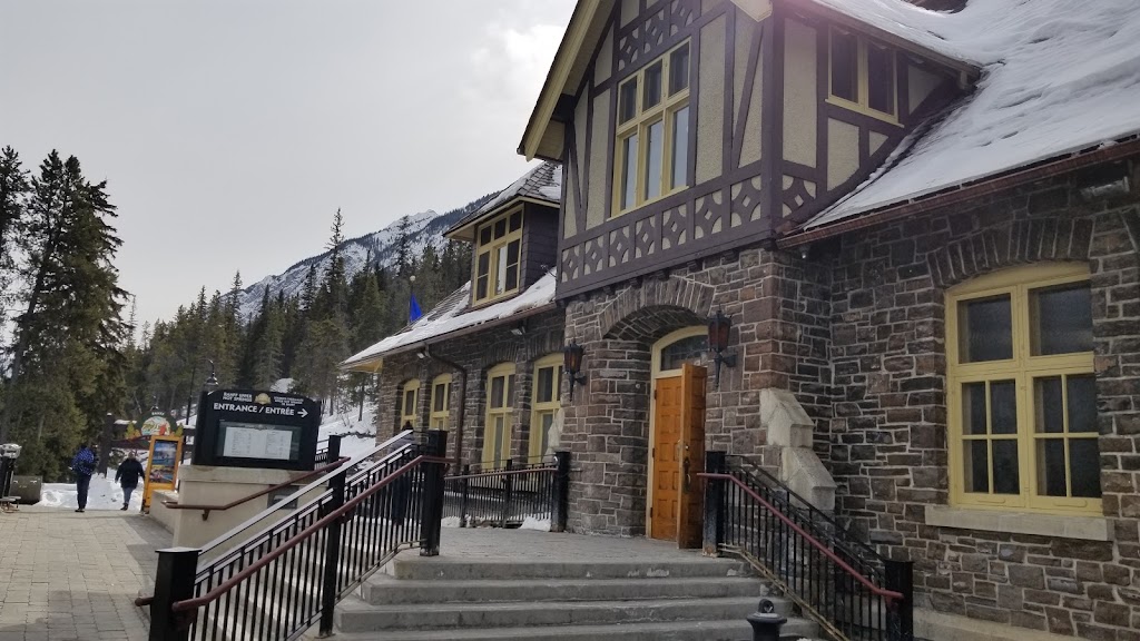 Banff Upper Hot Springs Cafe Inc | 1 Mountain Ave, Banff, AB T1L 1K2, Canada | Phone: (403) 760-3344