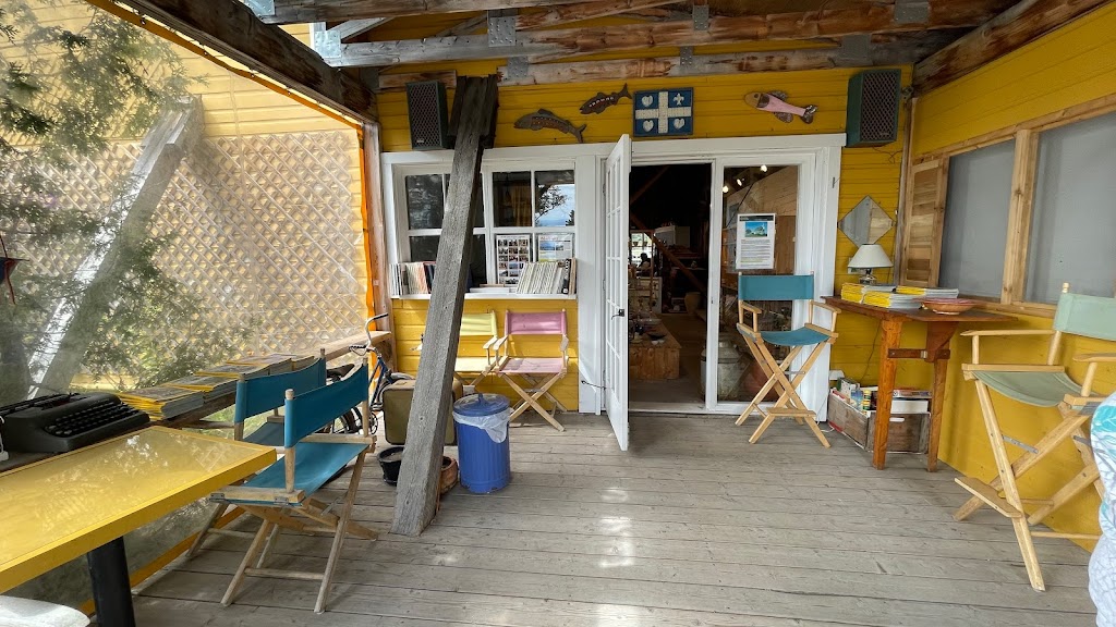 Pottery De Port-Au-Persil | 1001 Rue St Laurent, Saint-Siméon, QC G0T 1X0, Canada | Phone: (418) 638-2349