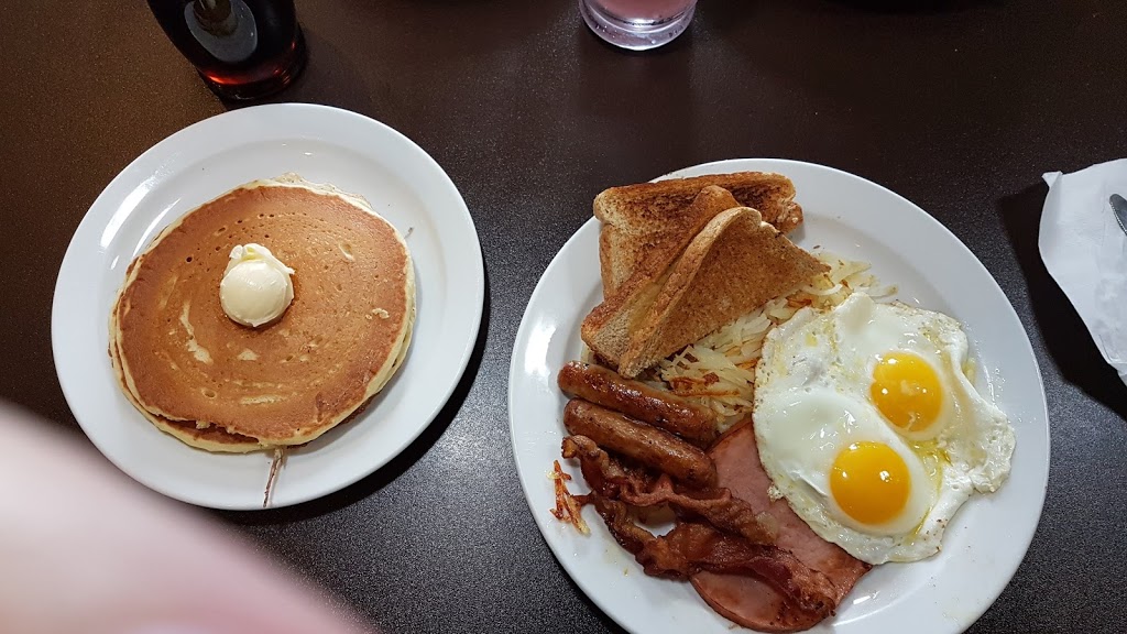 Dennys | 3451 South Service Rd W, Oakville, ON L6L 0C3, Canada | Phone: (289) 881-7253