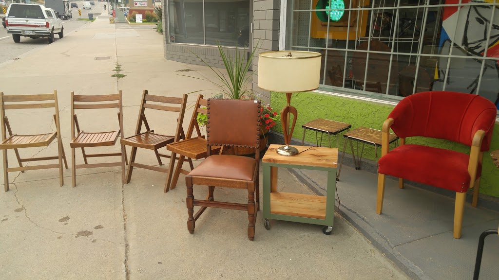 Retro Thrift | 2474 Main St, West Kelowna, BC V4T 1Z1, Canada | Phone: (250) 808-9339