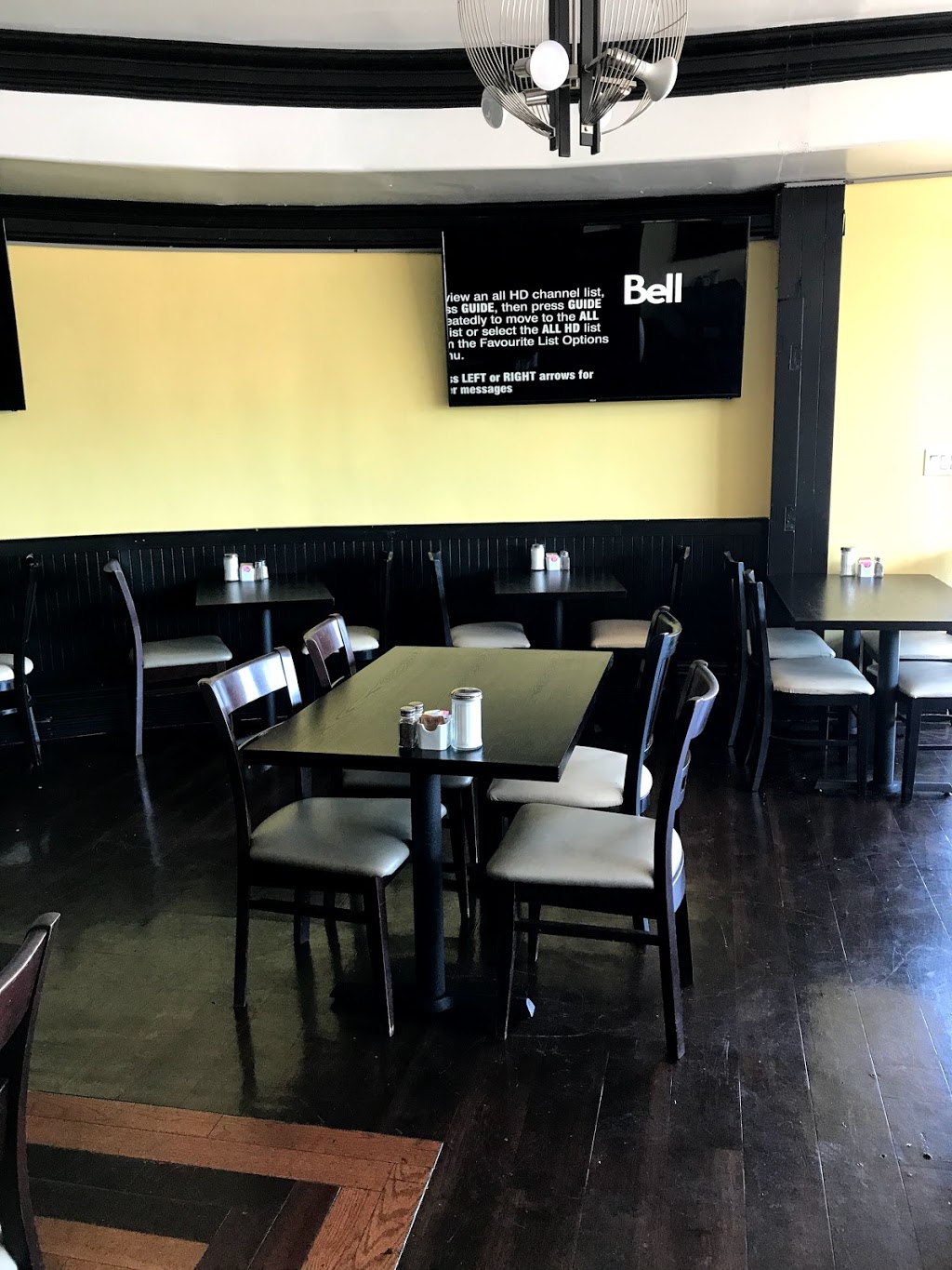 Victoria All Day Grill | 646 Danforth Rd, Scarborough, ON M1K 1G2, Canada | Phone: (416) 266-0101