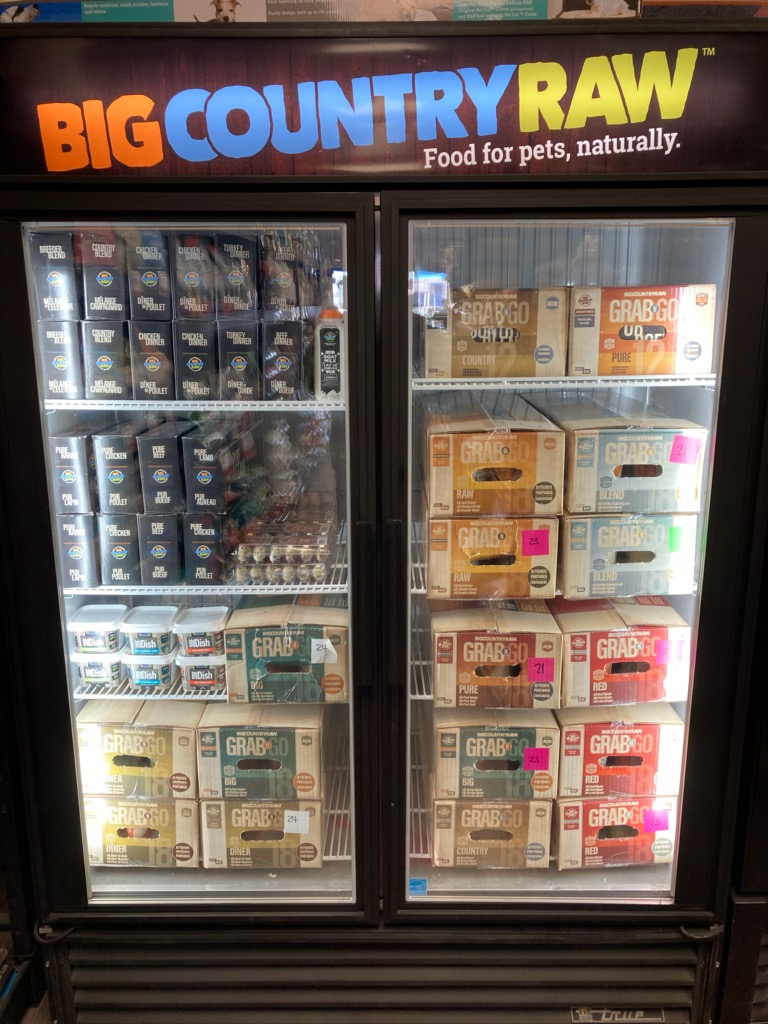 Village Pet Food and Supply Bridgenorth | 871 Ward St, Bridgenorth, ON K0L 1H0, Canada | Phone: (705) 292-7878