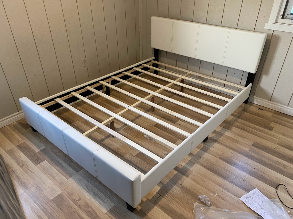 KW Furniture Assemblers | 42 Gravel Ridge Trail, Kitchener, ON N2E 0B3, Canada | Phone: (226) 978-0096