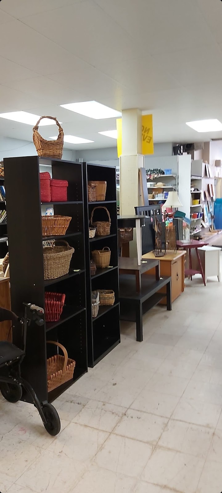 The Salvation Army Thrift Store Bridgetown | 22 Queen St, Bridgetown, NS B0S 1C0, Canada | Phone: (902) 665-4126