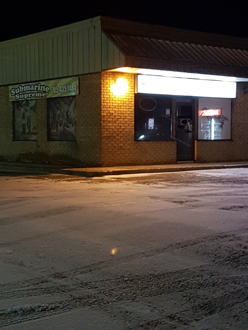 Submarine Supreme | 562 Victoria St E, Alliston, ON L9R 1K1, Canada | Phone: (705) 435-7484