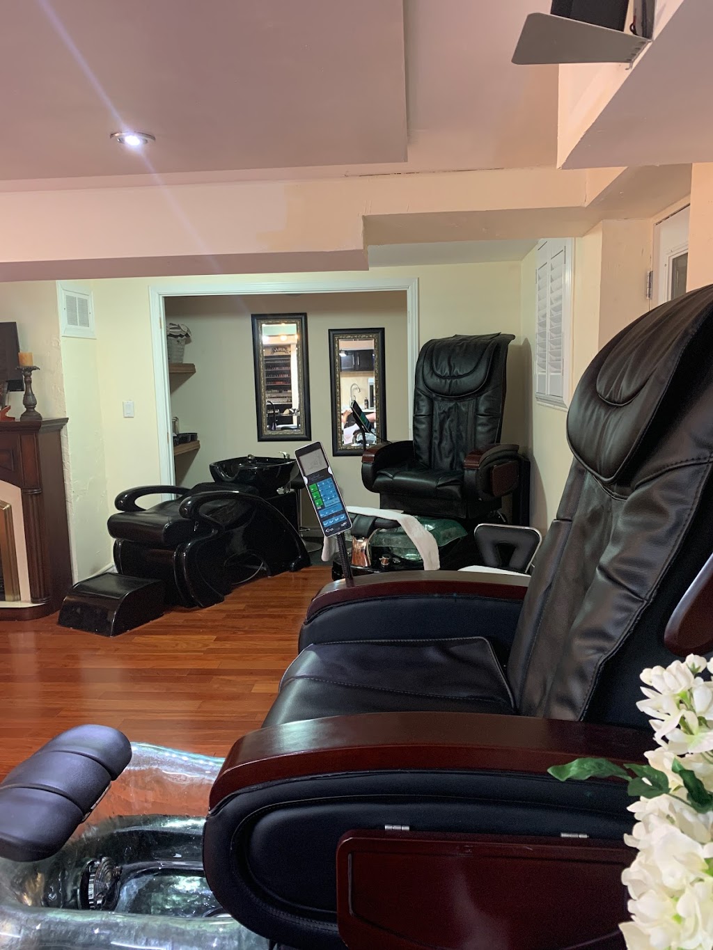 Moon Beauty Salon | 1114 Dillingham St, Kingston, ON K7P 2P3, Canada | Phone: (343) 333-2595