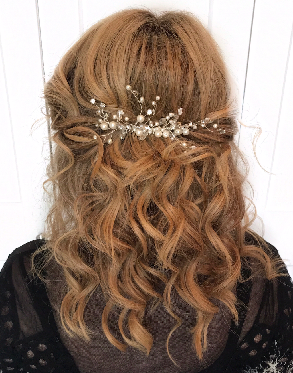 Elevated Studio - Hair By Nikii @ Blown Away Salon | 40775 Tantalus Rd, Squamish, BC V8B 0N2, Canada | Phone: (416) 505-1568